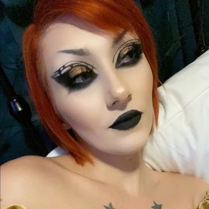 Meet your Posher, Shelly